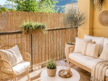 Casa bifamiliare con balcone in vendita a Vallirana