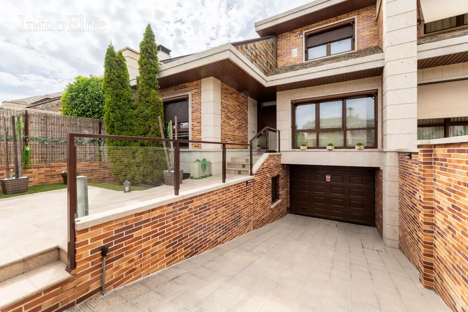 Exterior view of Detached homes for sale in Majadahonda  with Air Conditioner, Heating and Private garden