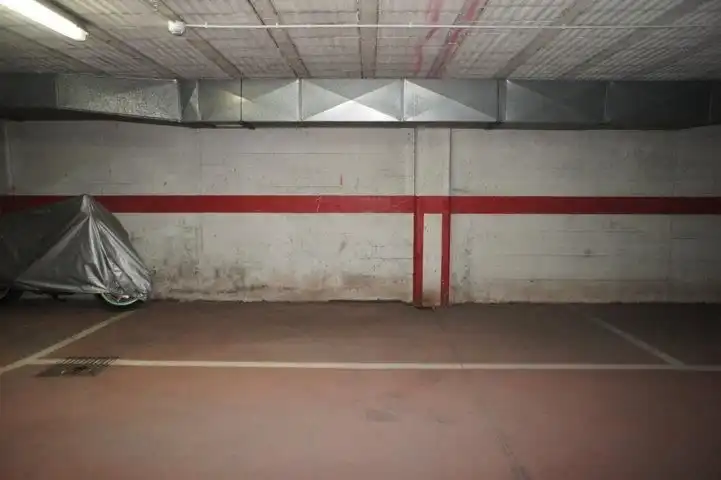 Einzelparkplatz zur Miete in Travesía de Arteixo 2T