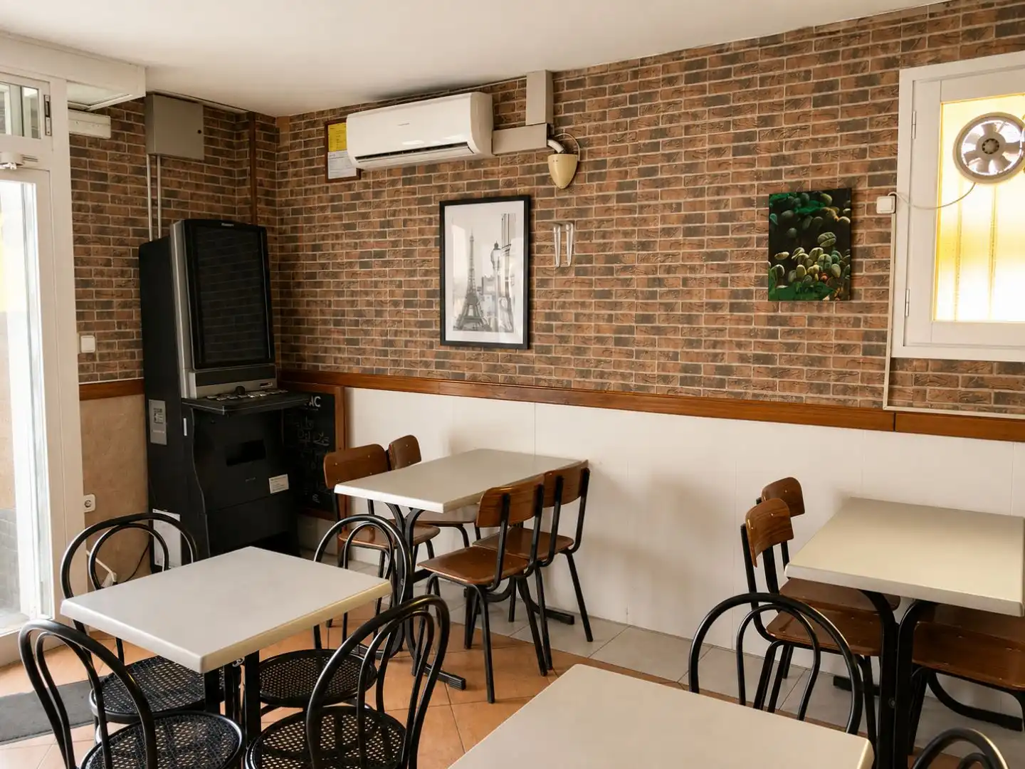 Commercial properties for rent in Terrassa  with Air Conditioner, Terrace and Furnished