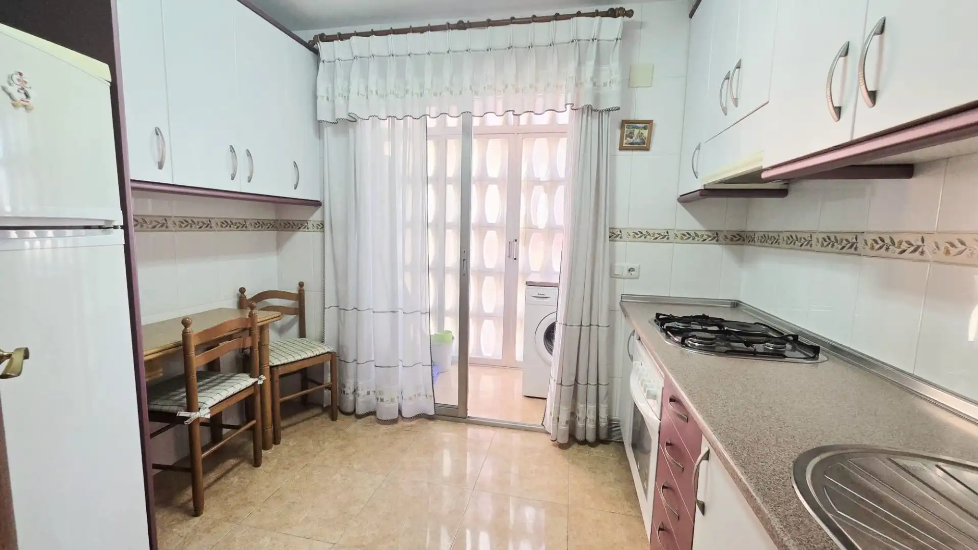 Küche von Wohnung zum Verkauf in Benidorm mit Klimaanlage und Terrasse