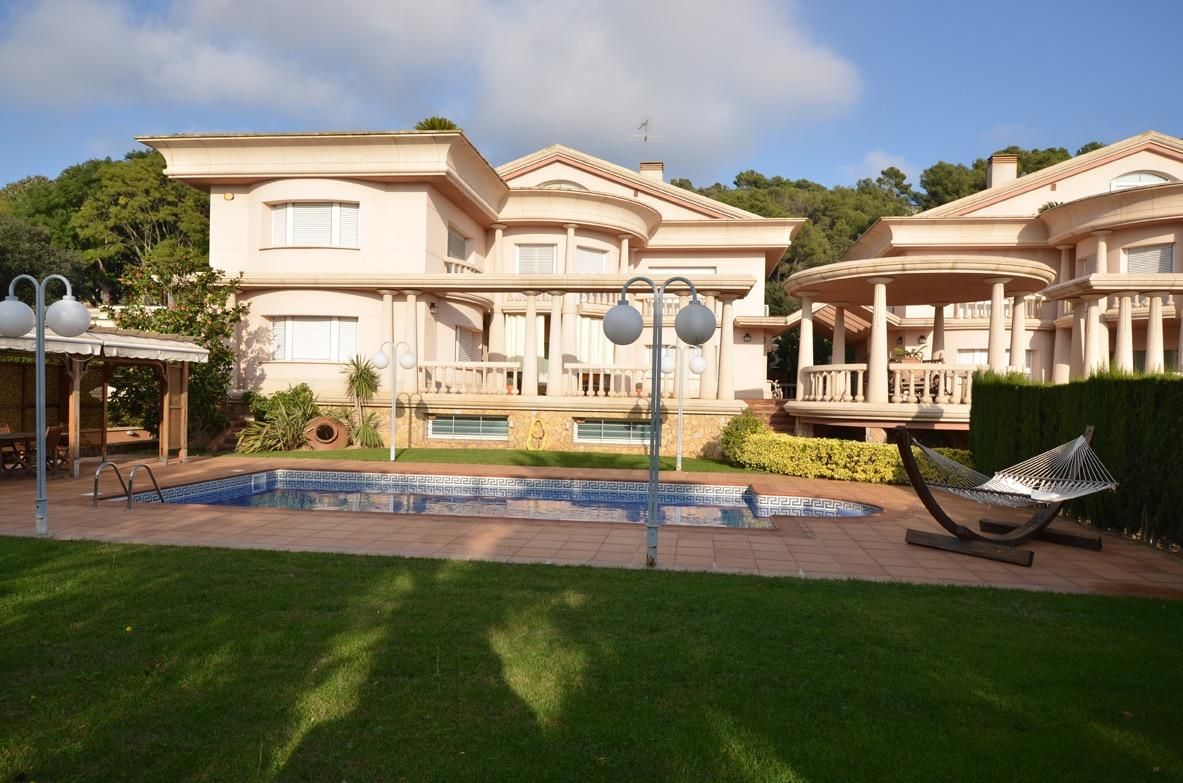 Jardí de Casa o xalet en venda en Santa Susanna amb Aire condicionat, Calefacció i Jardí privat