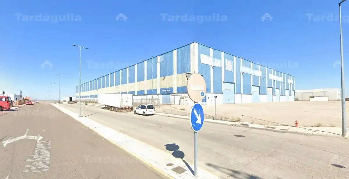 Außenansicht von Fabrikhallen zum Verkauf in Castellanos de Moriscos