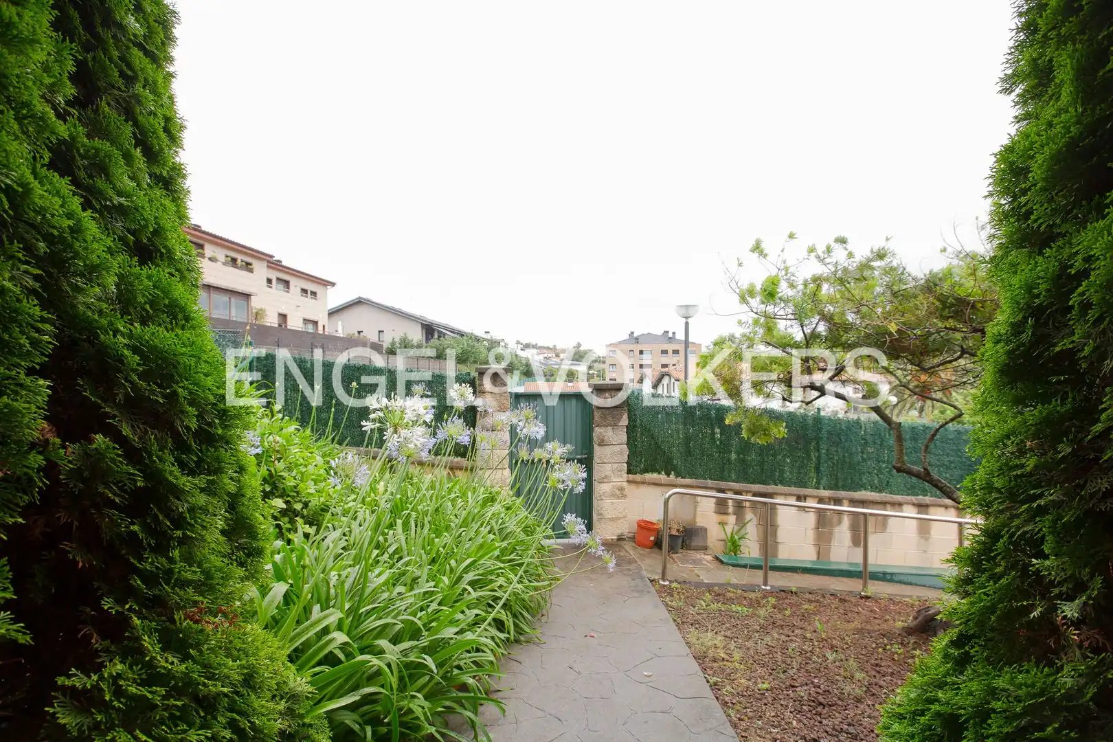 Terrassa de Casa adosada en venda en Sopela amb Calefacció i Jardí privat