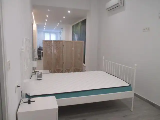 Dormitori de Loft de lloguer en Granada amb Aire condicionat i Moblat