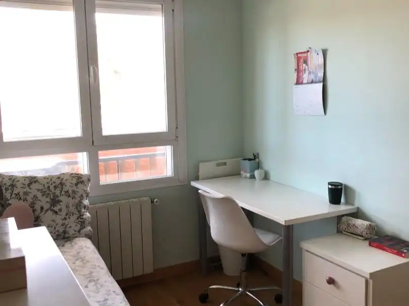 Habitación de Piso en venta en Boadilla del Monte con Aire acondicionado, Terraza y Balcón