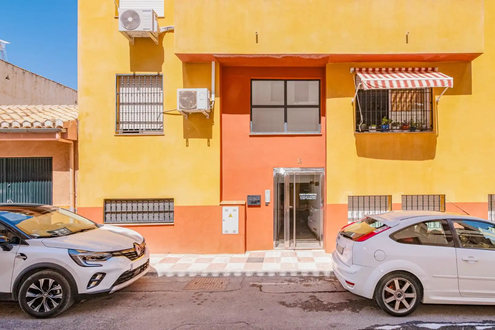 Exterior view of Flat for sale in La Zubia  with Air Conditioner