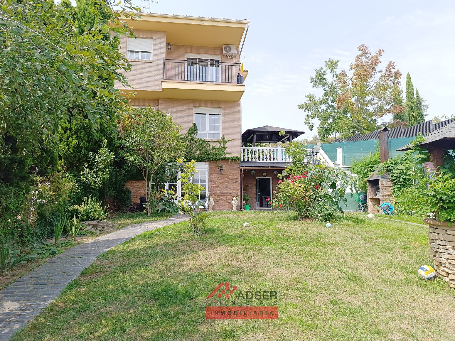 Garden of Single-family semi-detached for sale in Albelda de Iregua  with Air Conditioner, Heating and Private garden