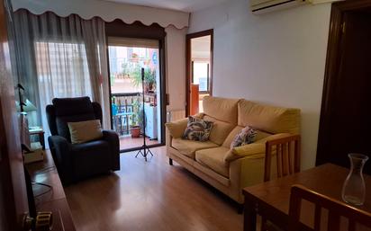 Living room of Flat for sale in Santa Coloma de Gramenet  with Air Conditioner, Heating and Parquet flooring