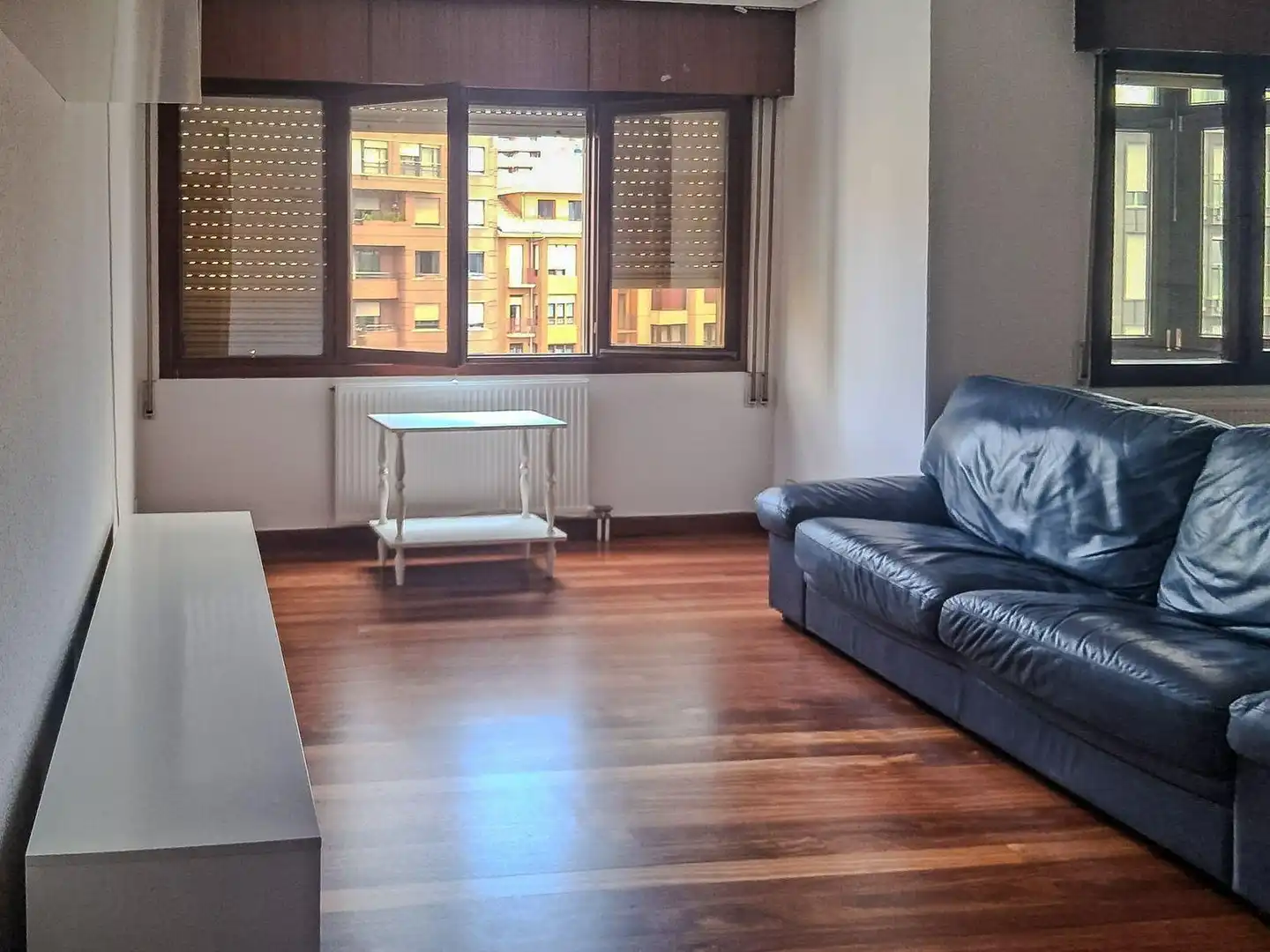 Wohnzimmer von Wohnung zur Miete in Santander mit Heizung, Parkett und Möbliert