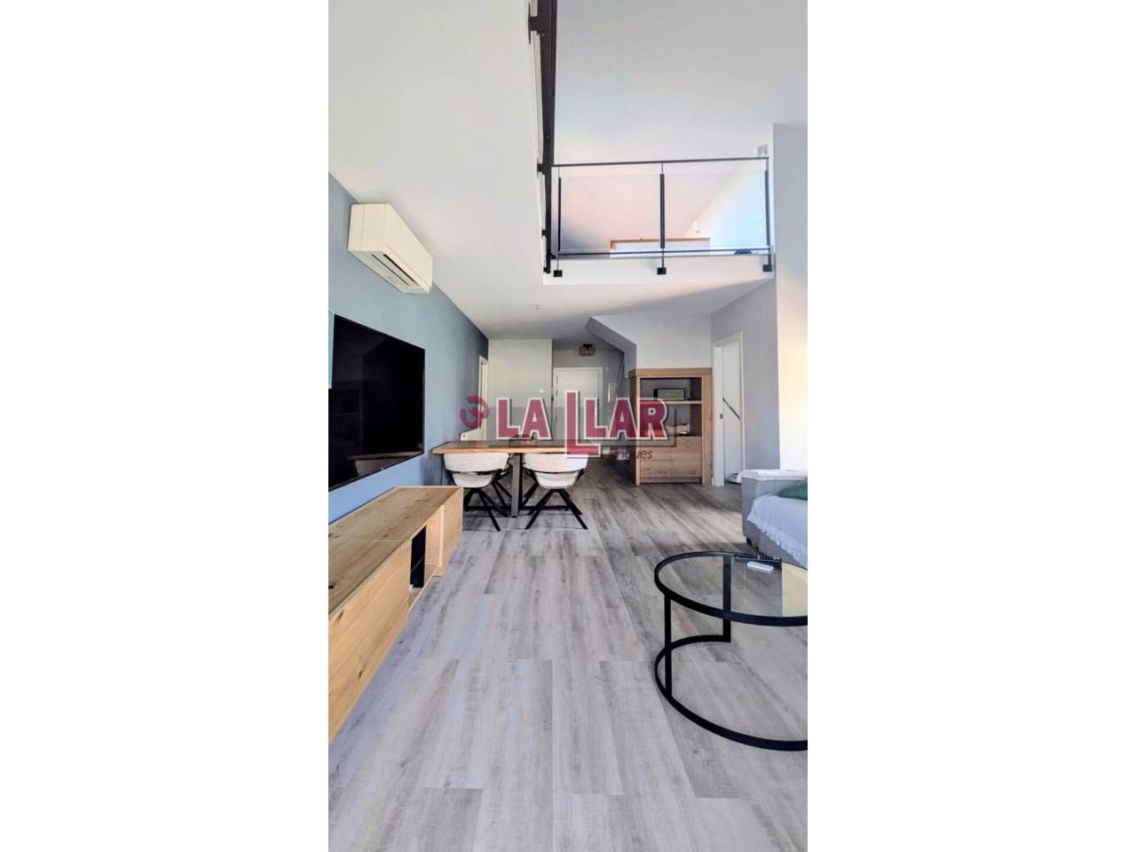 Living room of Duplex for sale in Montornès del Vallès  with Heating, Parquet flooring and Terrace