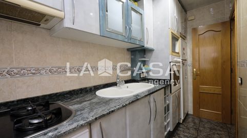 Foto 4 de Piso en venta en Porta, Barcelona Capital