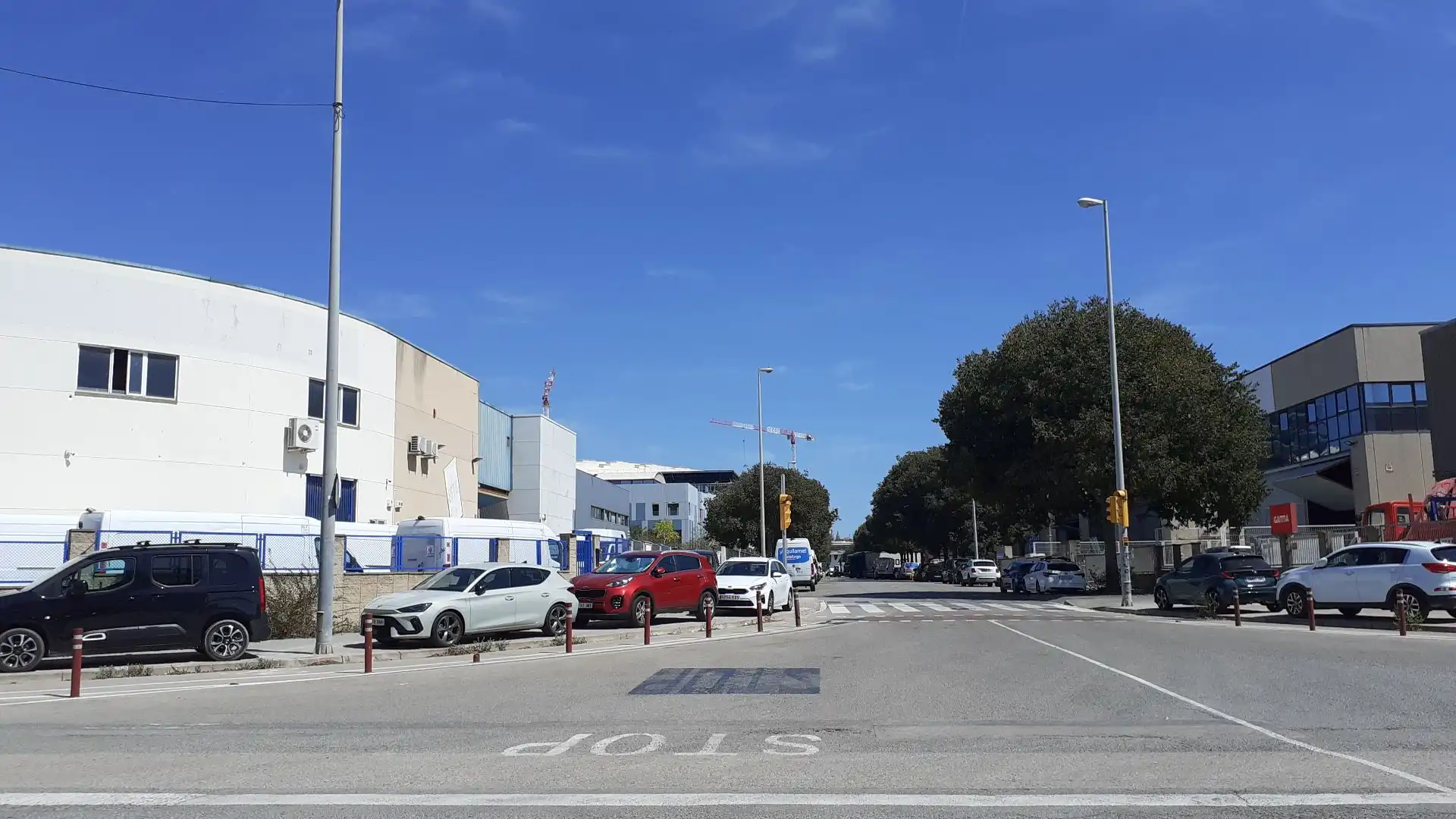 Außenansicht von Fabrikhallen zur Miete in L'Hospitalet de Llobregat