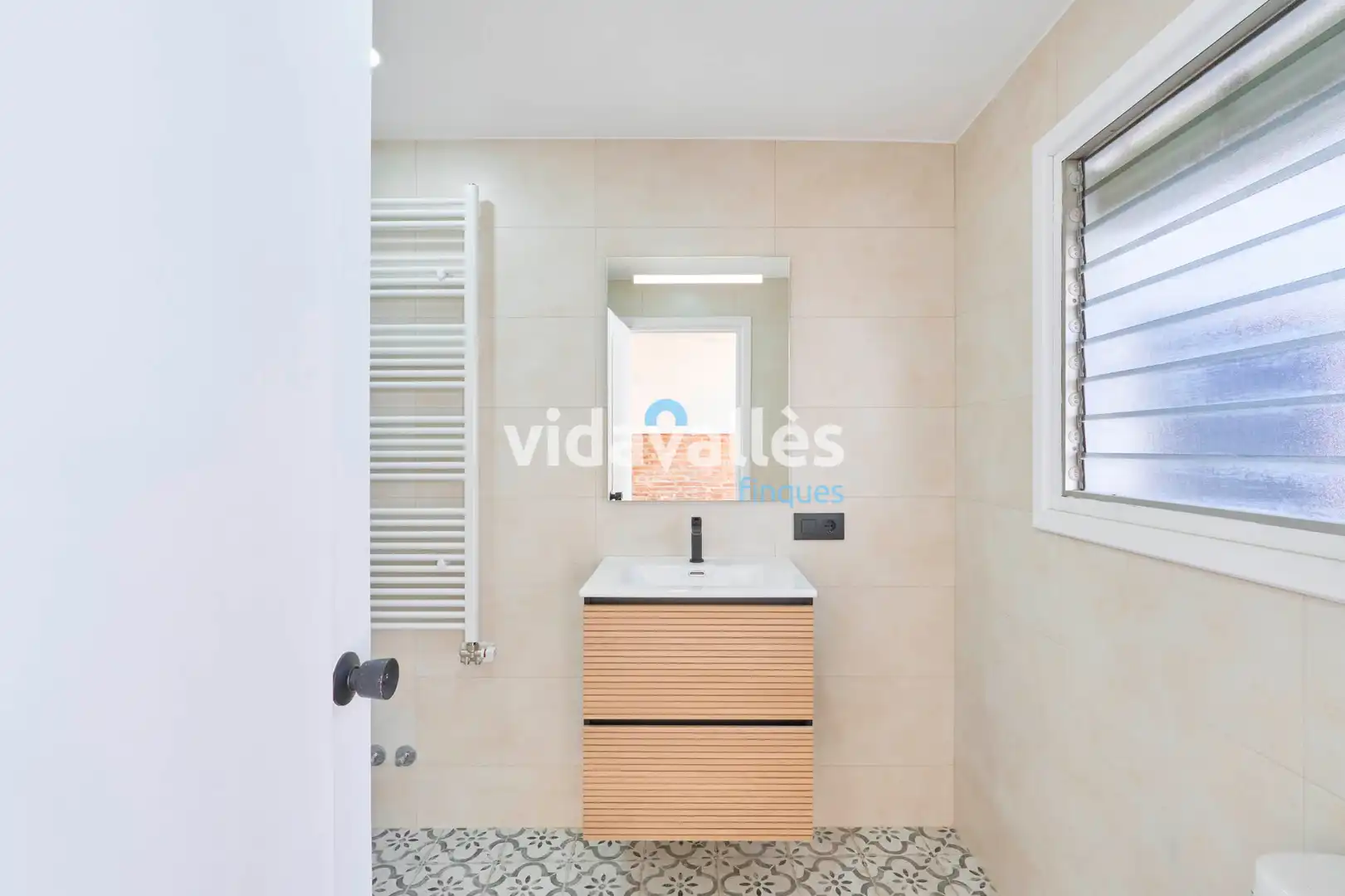 Bany de Casa o xalet en venda en Llinars del Vallès amb Calefacció, Terrassa i Forn