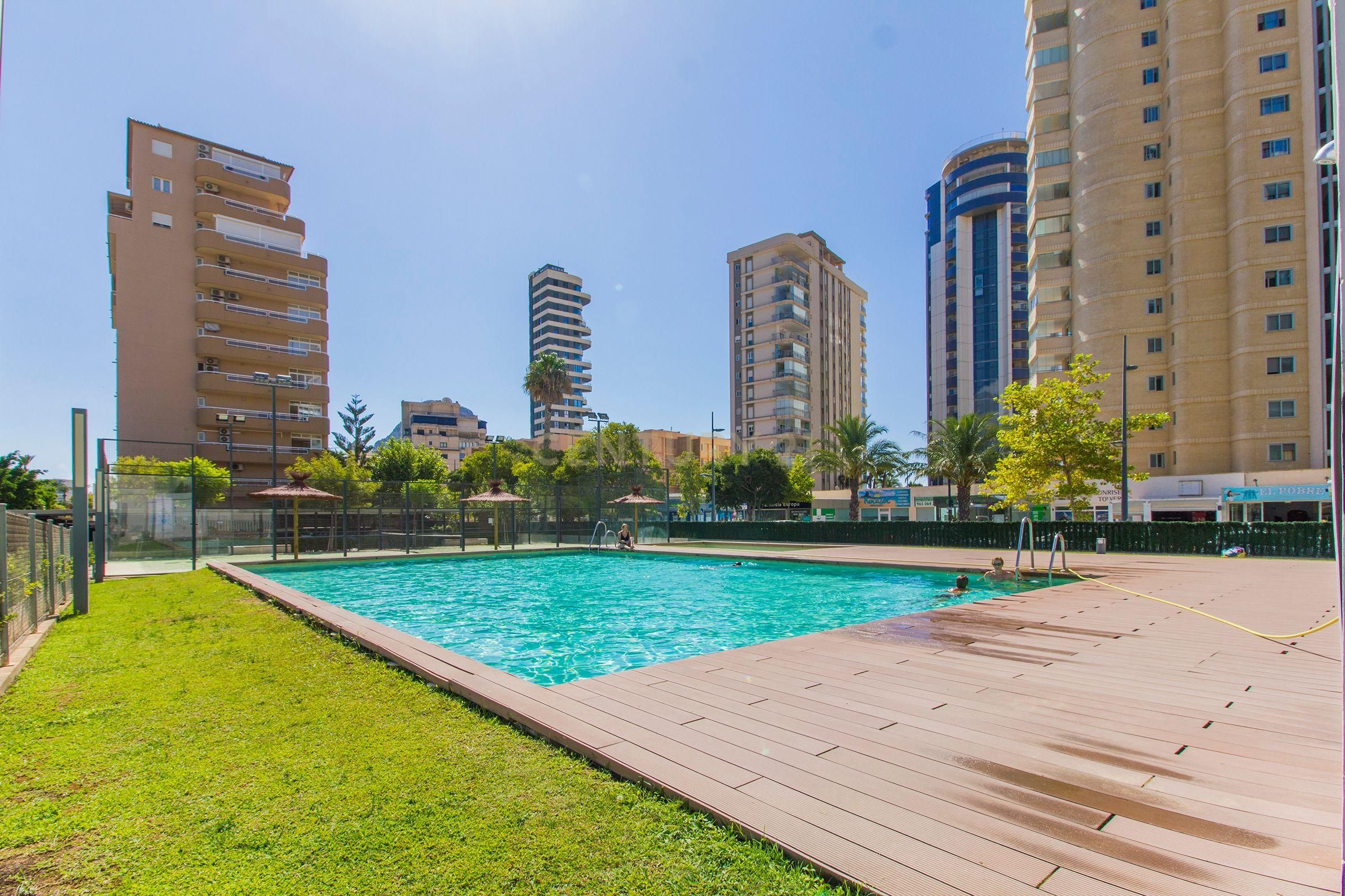 Piscina de Apartament de lloguer en Calpe / Calp amb Aire condicionat, Jardí privat i Moblat