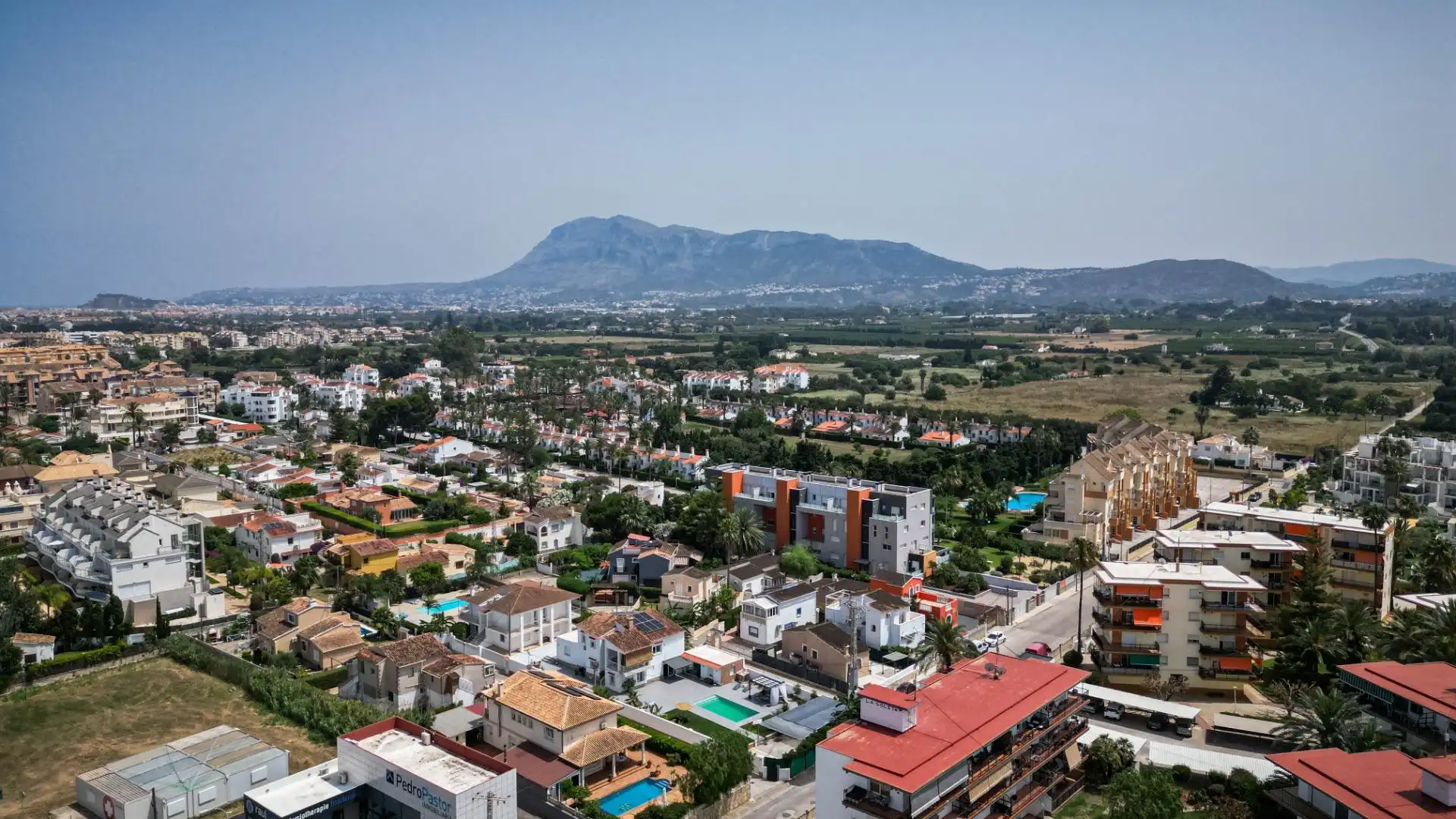Vista exterior de Local en venda en Dénia