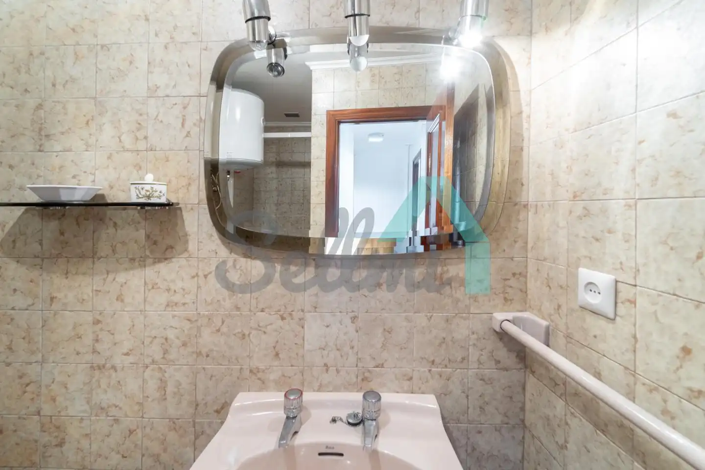Badezimmer von Wohnung zur untervermieten in Oviedo  mit Heizung, Parkett und Möbliert