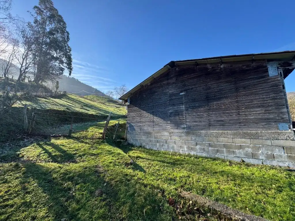 Außenansicht von Residential zum Verkauf in Los Corrales de Buelna 