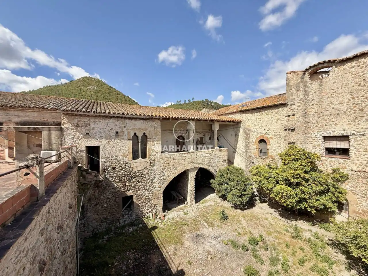 Vista exterior de Finca rústica en venta en Boadella i les Escaules con Jardín privado y Terraza