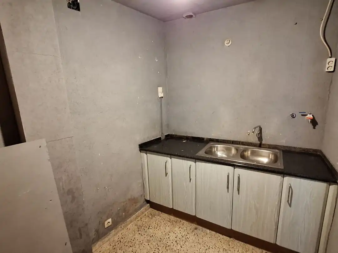 Cuina de Local de lloguer en Sils amb Aire condicionat i Calefacció