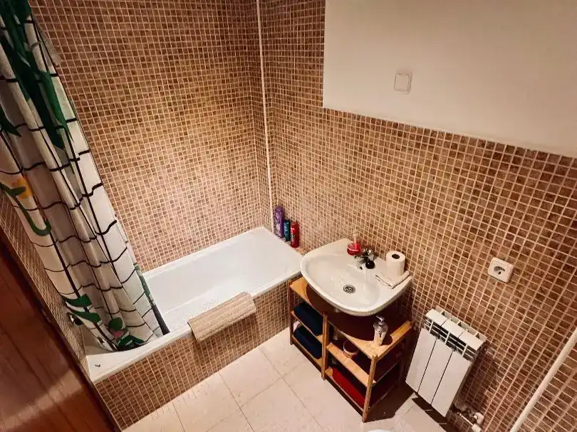 Baño de Piso en venta en Narón con Balcón