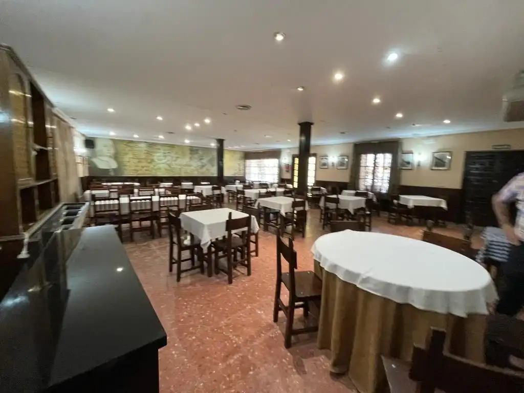 Edificio en venta en Madrigal de las Altas Torres