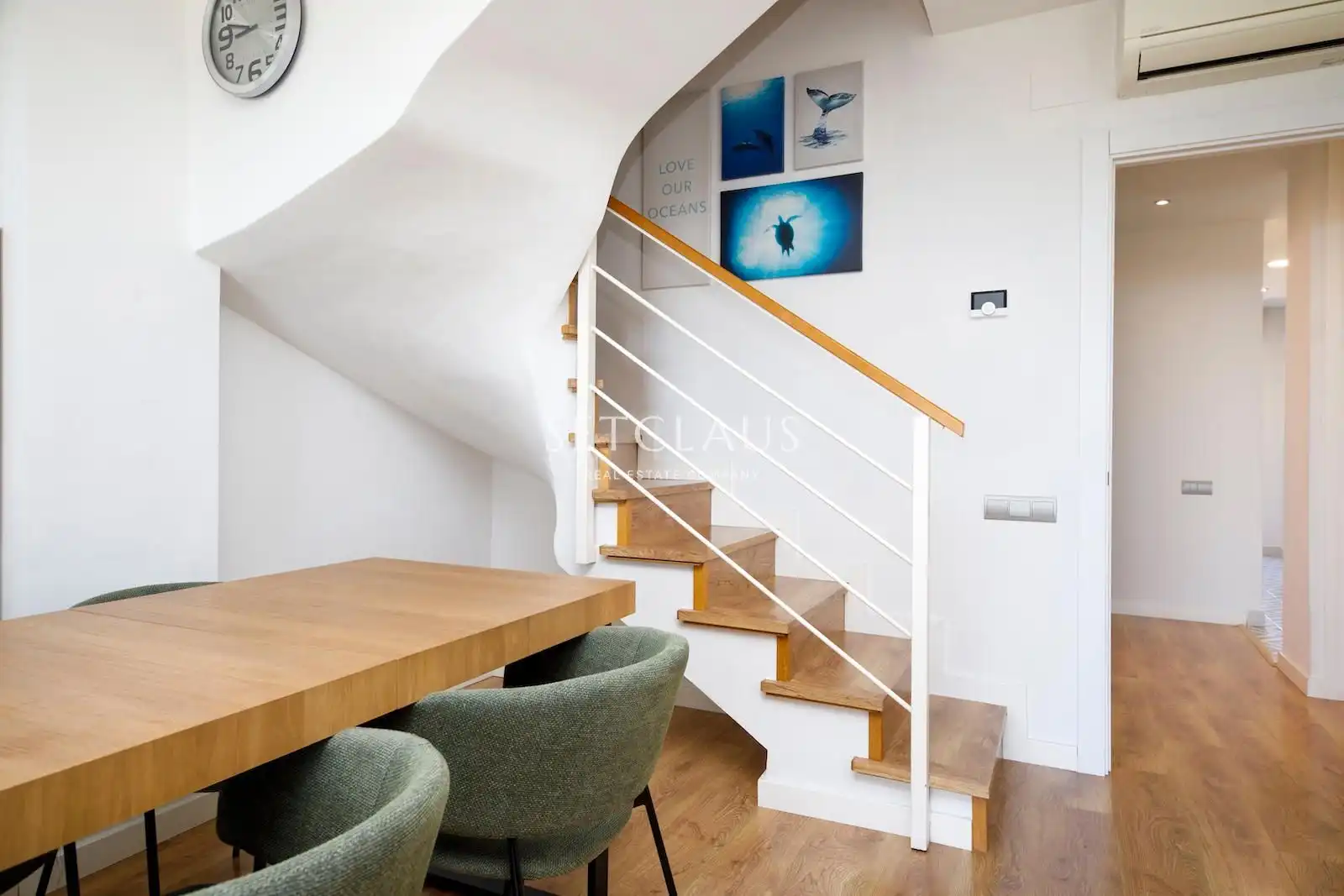 Attic for rent in Tiana  with Air Conditioner, Heating and Parquet flooring