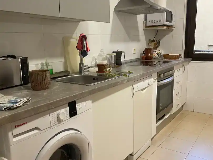 Kitchen of Flat for rent in Valdevimbre  with Parquet flooring and Furnished
