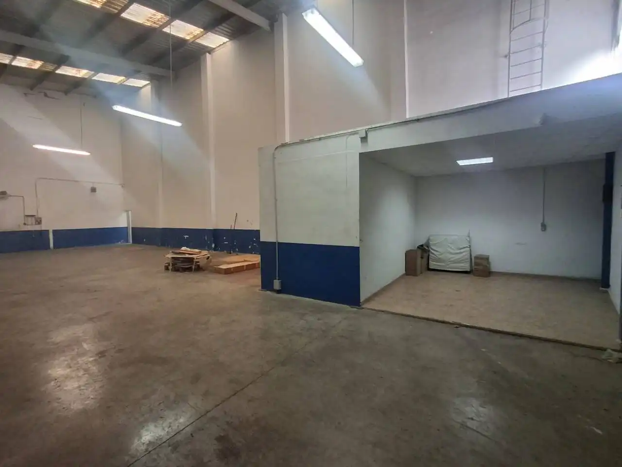 Nau industrial en venda en Aldaia amb Alarma