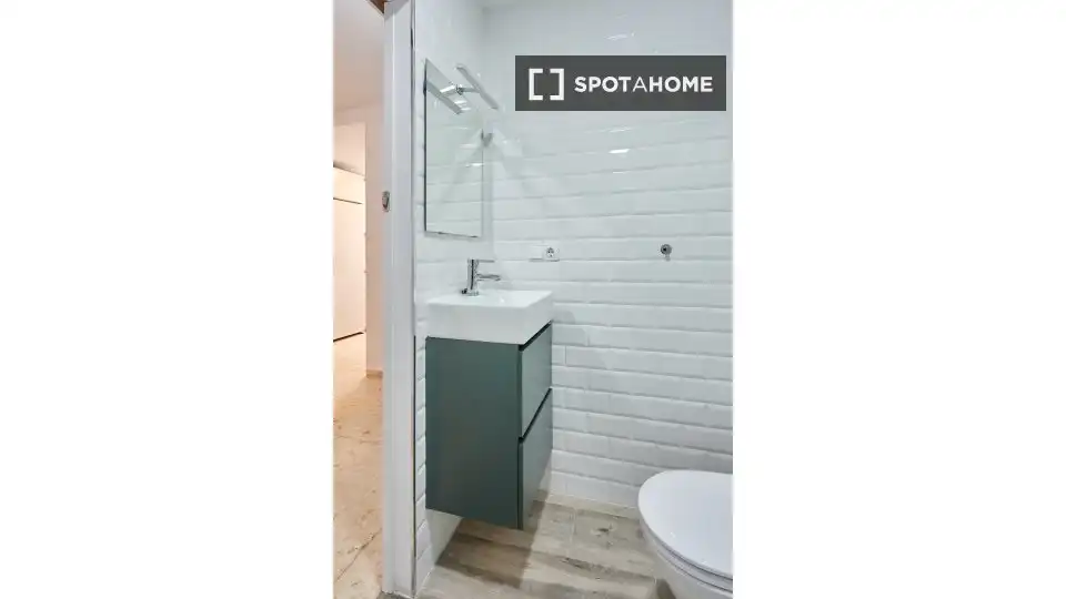 Badezimmer von Wohnung zur untervermieten in Cádiz mit Klimaanlage und Terrasse