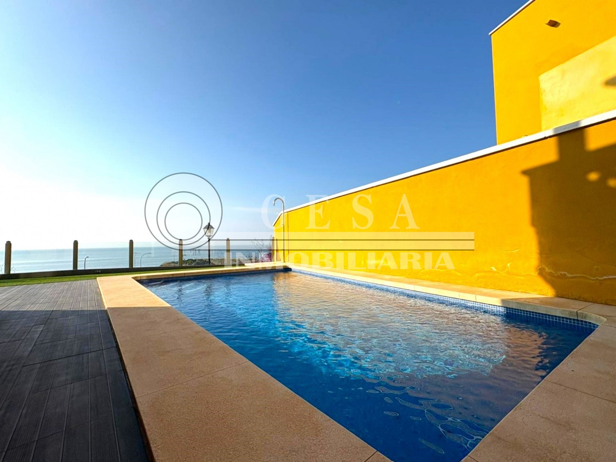 Piscina de Casa o xalet en venda en Vélez-Málaga amb Aire condicionat i Terrassa
