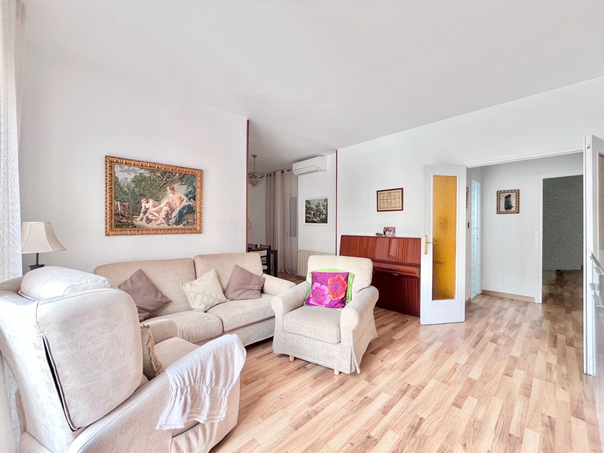Sala de estar de Piso en venta en  Barcelona Capital con Aire acondicionado, Calefacción y Parquet