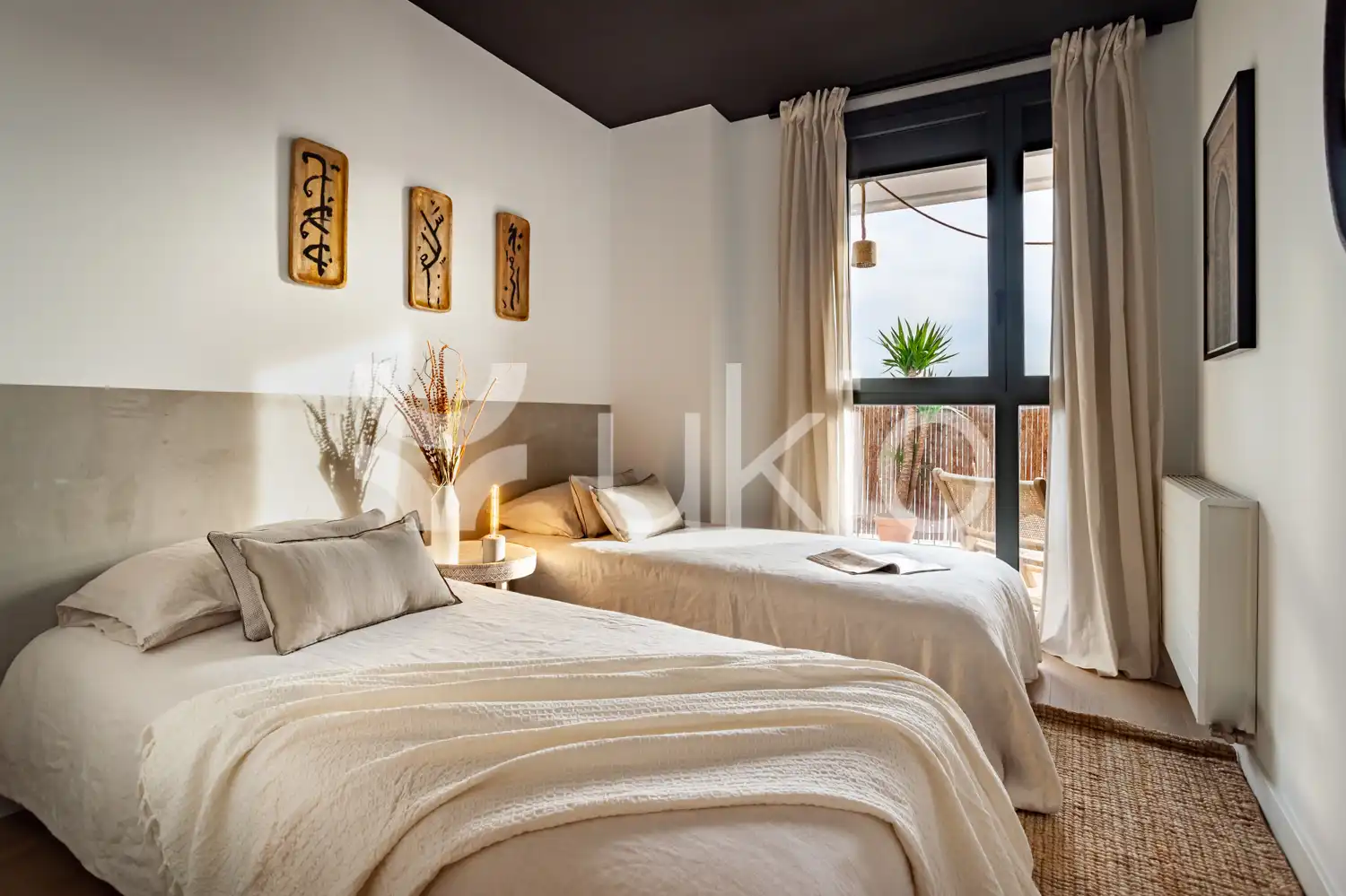 Dormitori de Apartament de lloguer en Barcelona amb Aire condicionat, Terrassa i Moblat