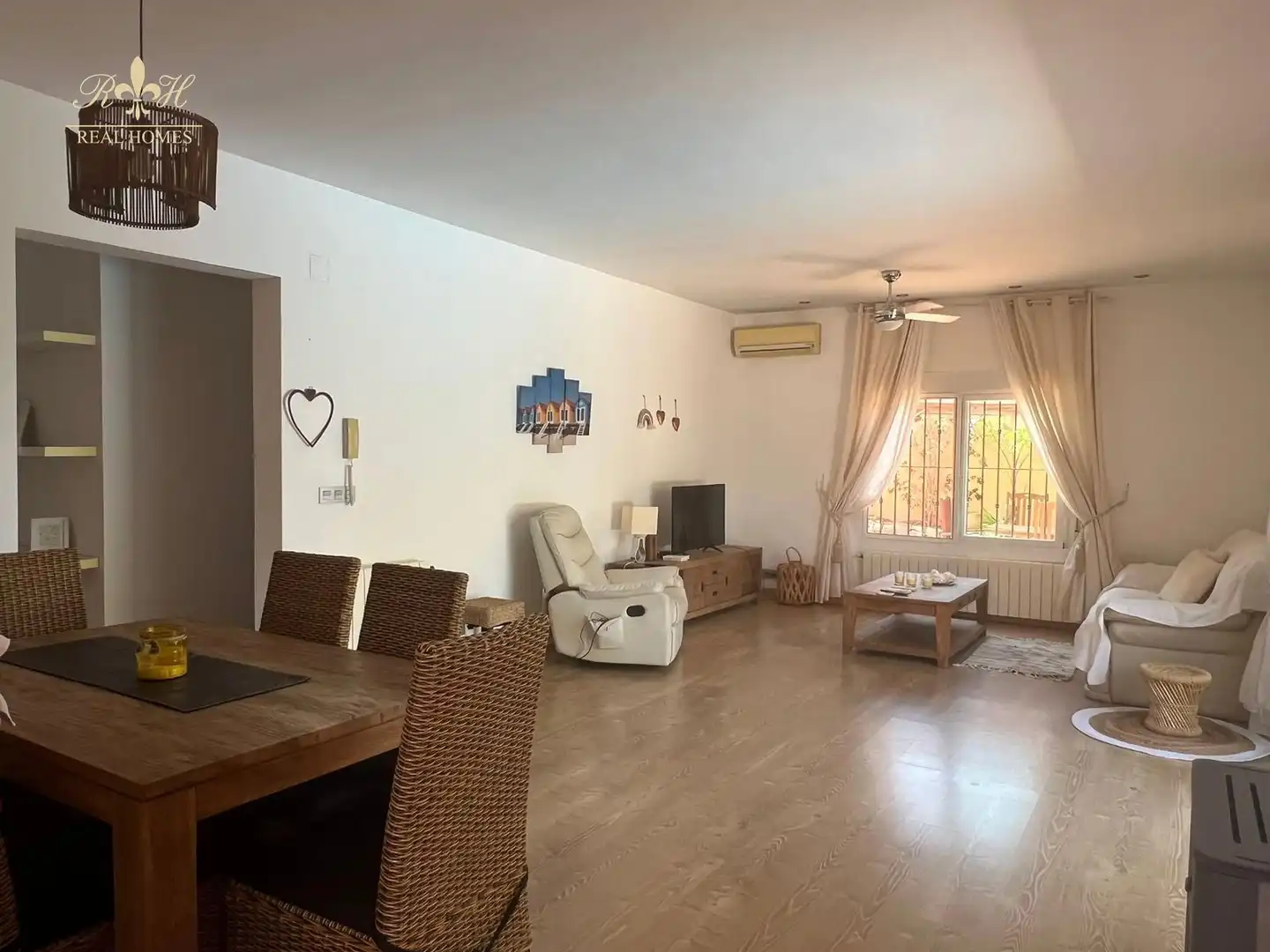Sala de estar de Casa o chalet de alquiler en L'Alfàs del Pi con Aire acondicionado, Trastero y Piscina