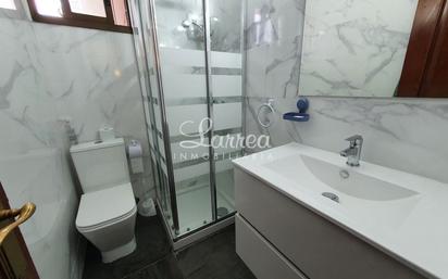 Bathroom of Flat for sale in Amorebieta-Etxano  with Balcony