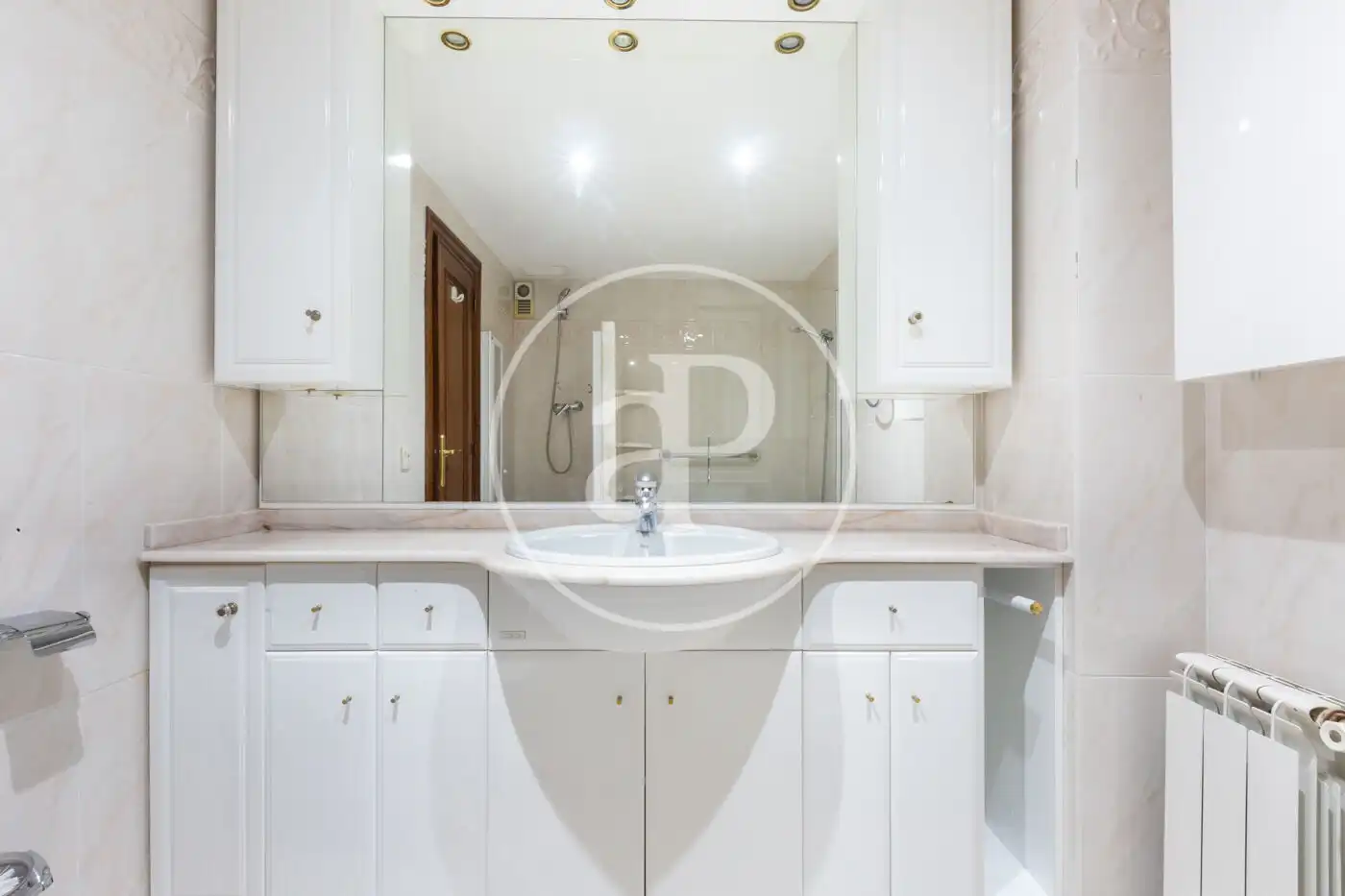 Baño de Piso en venta en Valencia con Aire acondicionado, Calefacción y Terraza