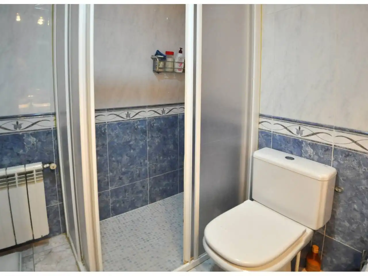Badezimmer von Wohnungen zum Verkauf in Lloret de Mar mit Heizung, Möbliert und Balkon