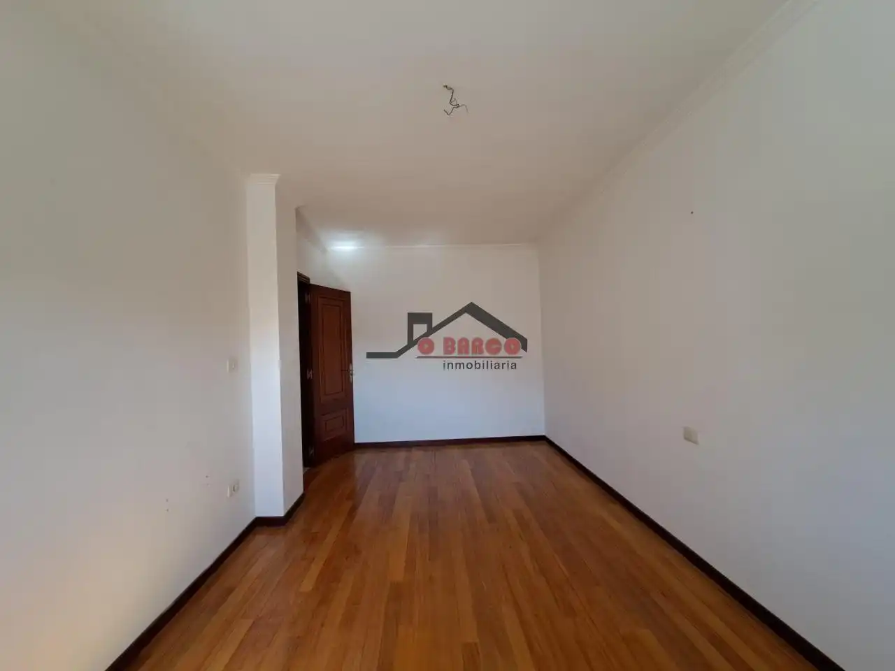 Piso en venta en O Barco de Valdeorras   con Calefacción, Trastero y Balcón