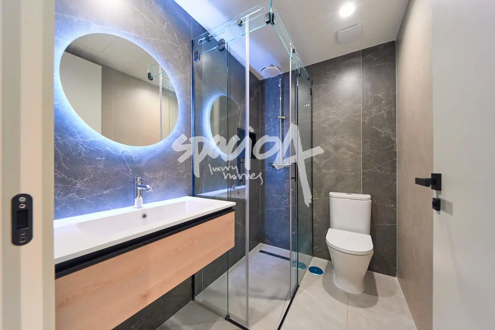 Bathroom of Houses for sale in Boadilla del Monte  with Air Conditioner, Heating and Private garden