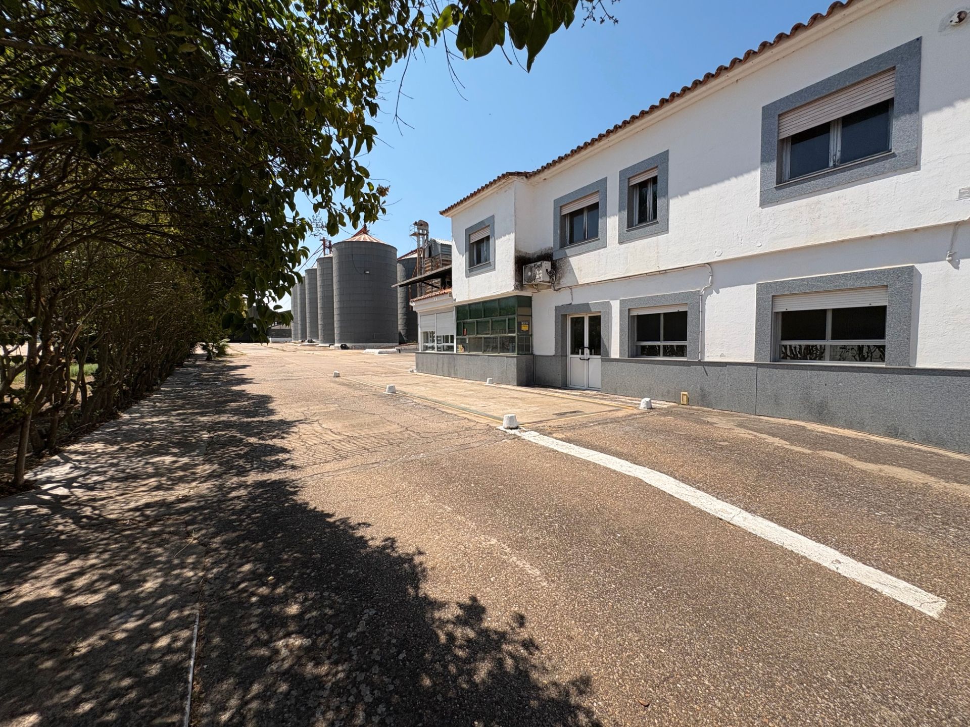 Vista exterior de Nave industrial en venta en Mérida con Calefacción