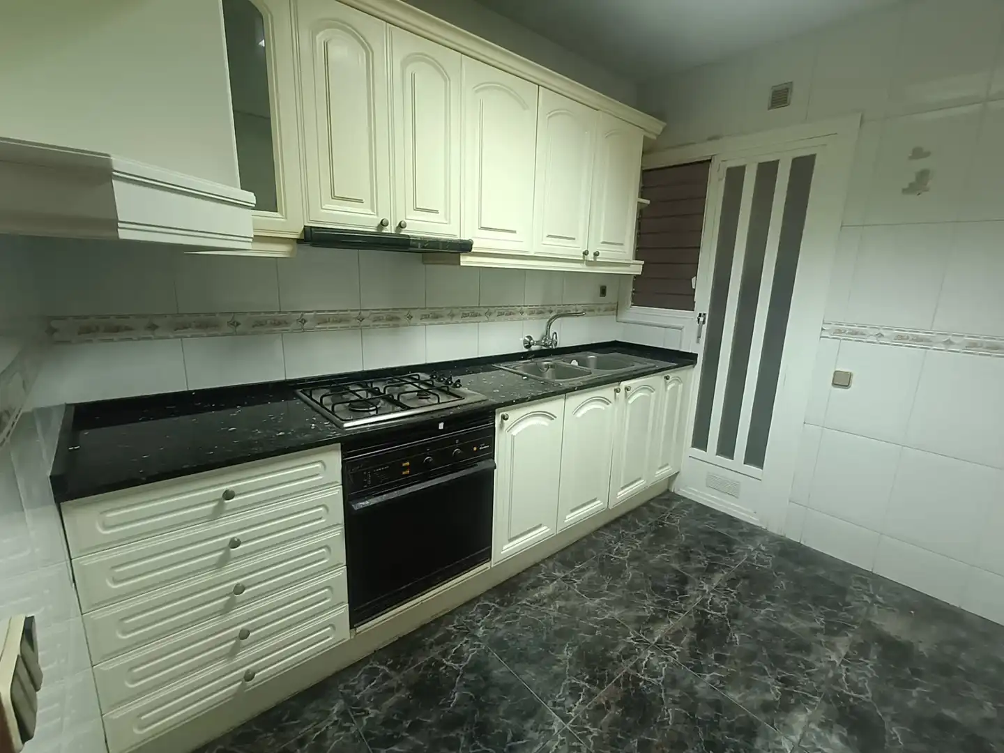 Cocina de Piso en venta en El Prat de Llobregat con Balcón