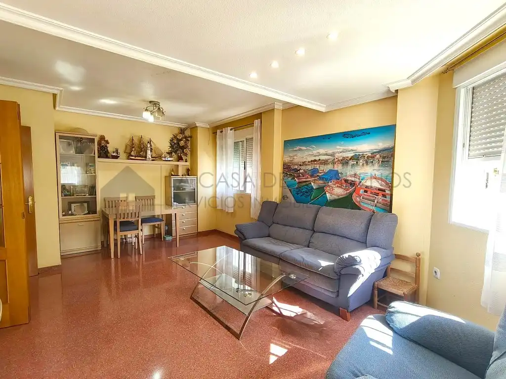 Sala d'estar de Casa adosada en venda en San Crispín - Huerta Nueva-Estación  