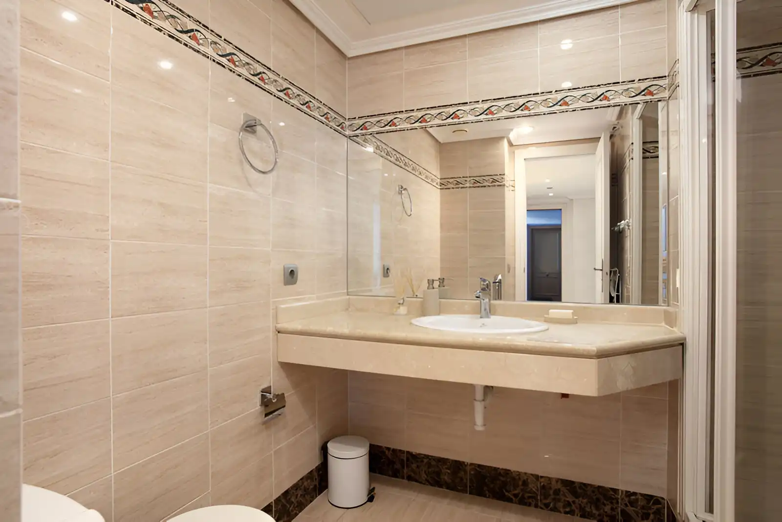 Habitatge amb piscina en venda a Selwo, imagen 17