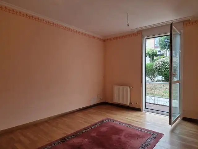 Sala de estar de Apartamento en venta en Teo con Calefacción, Jardín privado y Parquet