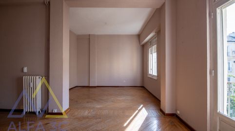Foto 2 de Piso en venta en Niño Jesús, Madrid Capital