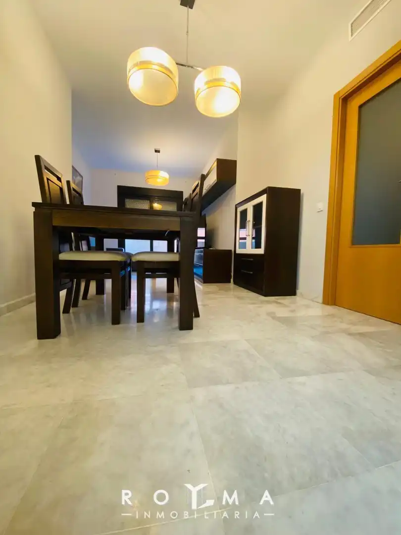 Comedor de Piso de alquiler en Montequinto con Aire acondicionado, Calefacción y Jardín privado