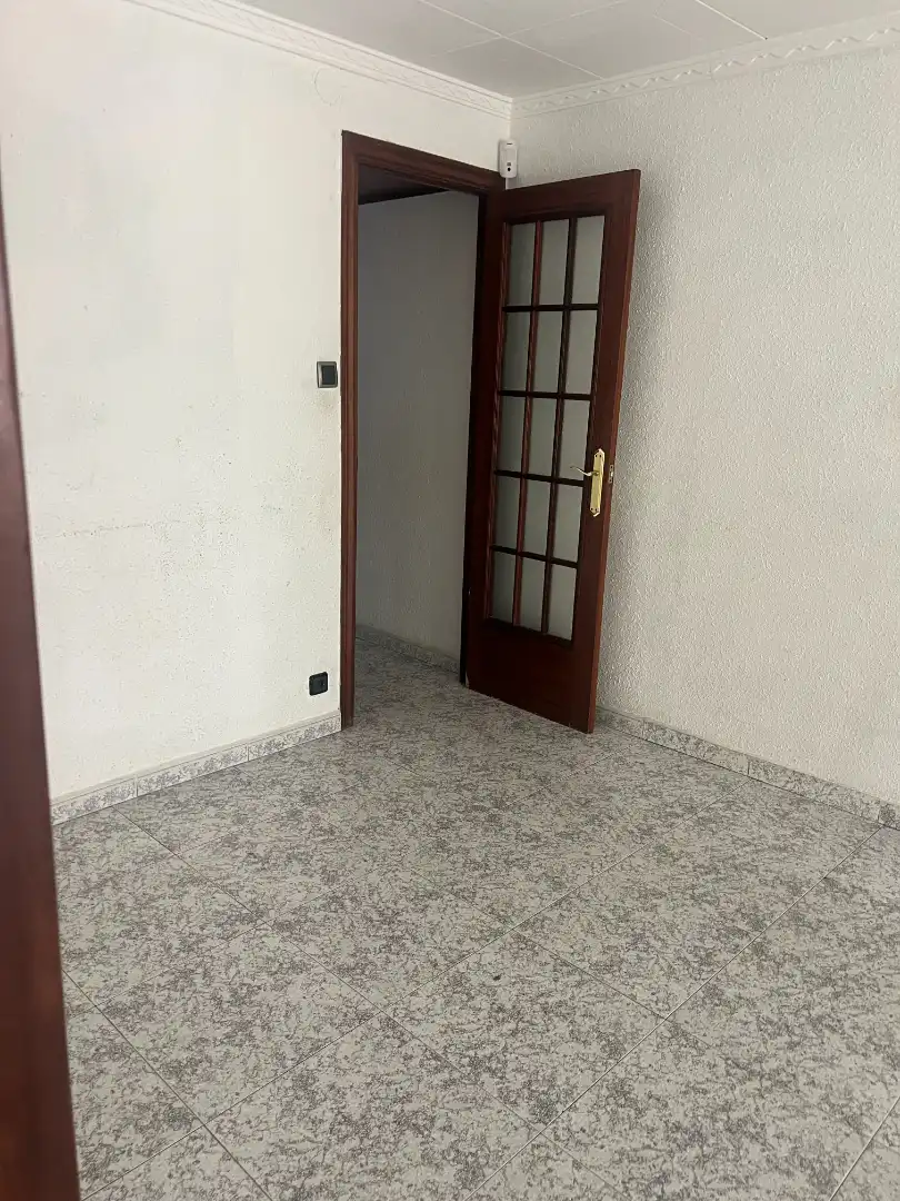 Piso en venta en Badalona con Horno, Balcón y Alarma
