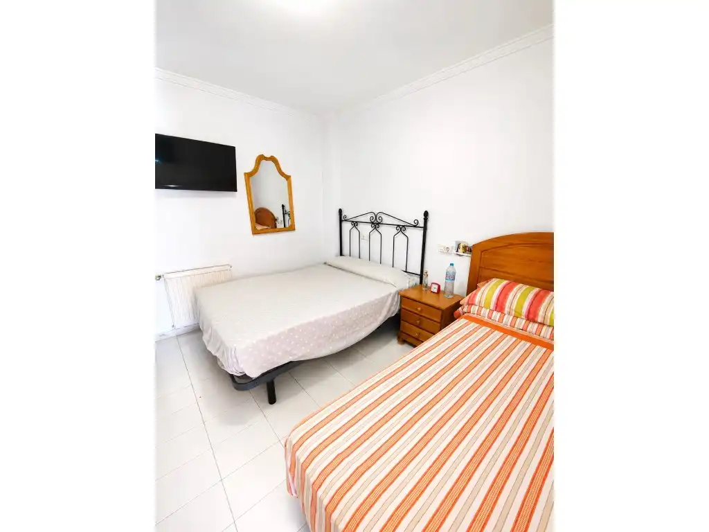 Habitación de Casa o chalet en venta en Benidorm con Aire acondicionado, Piscina y Amueblado