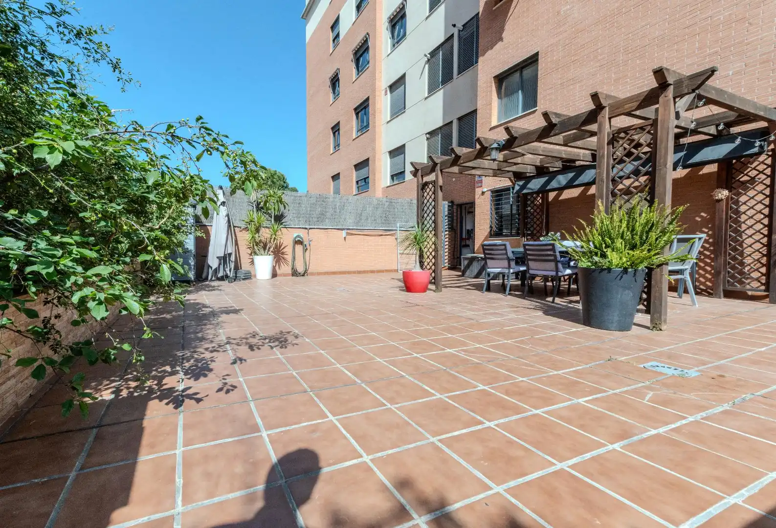 Terraza de Planta baja en venta en Sabadell con Aire acondicionado, Calefacción y Jardín privado