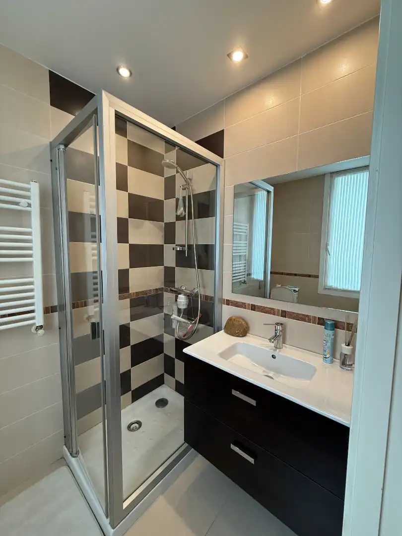 Badezimmer von Wohnung zur Miete in Bilbao  mit Heizung, Möbliert und Ofen